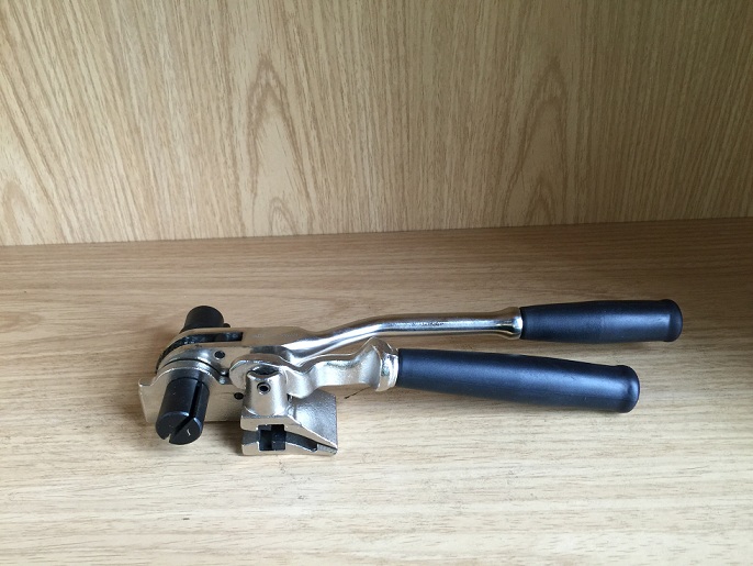 S240  钢带或PET带PP带拉紧器